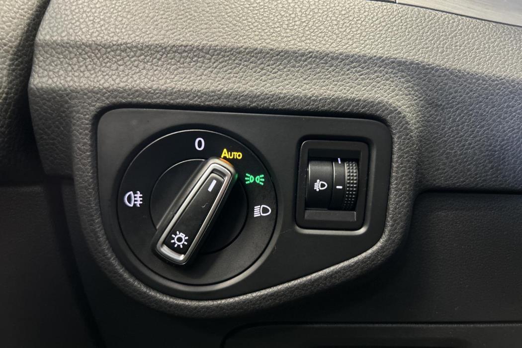 VOLKSWAGEN Golf Sportsvan 2017