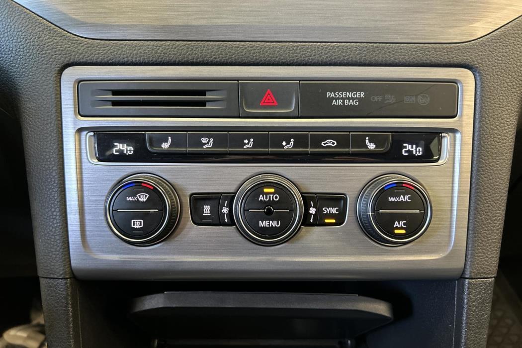 VOLKSWAGEN Golf Sportsvan 2017