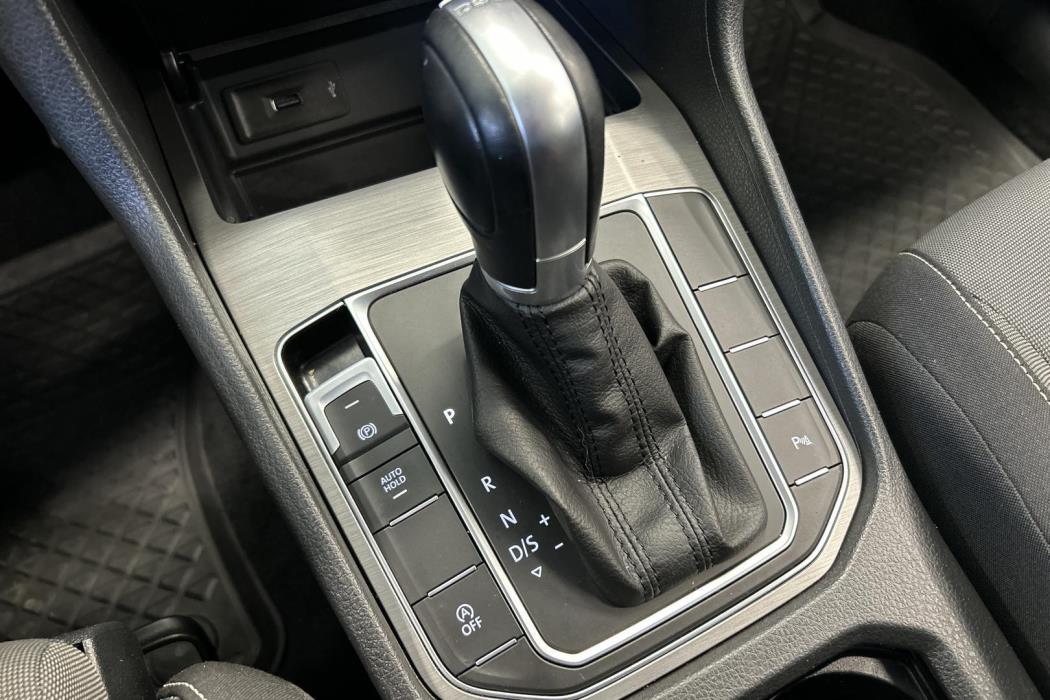 VOLKSWAGEN Golf Sportsvan 2017