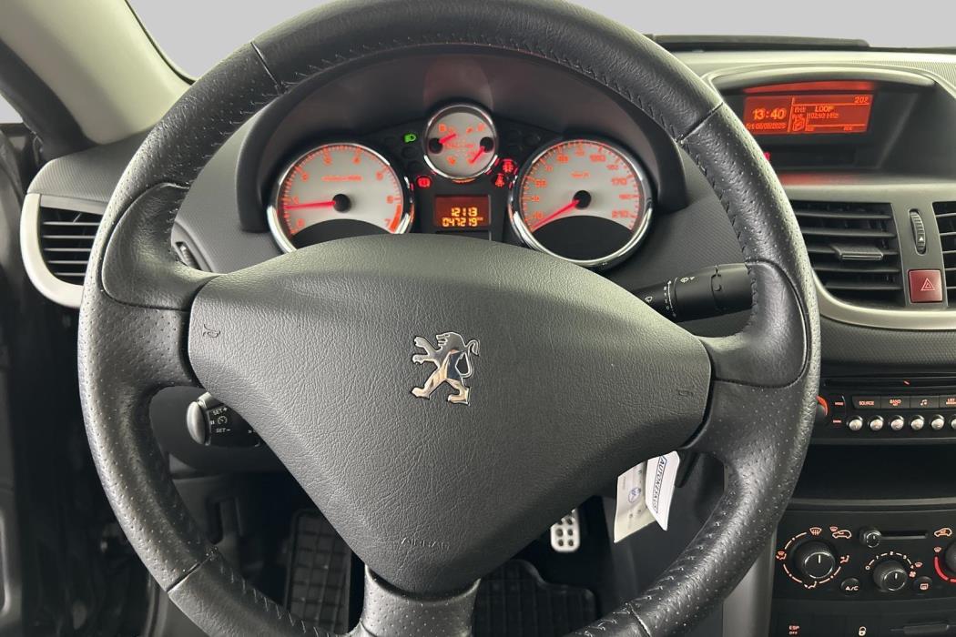 PEUGEOT 207 2011