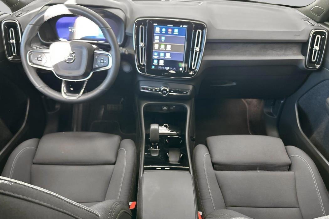 VOLVO XC40 2023