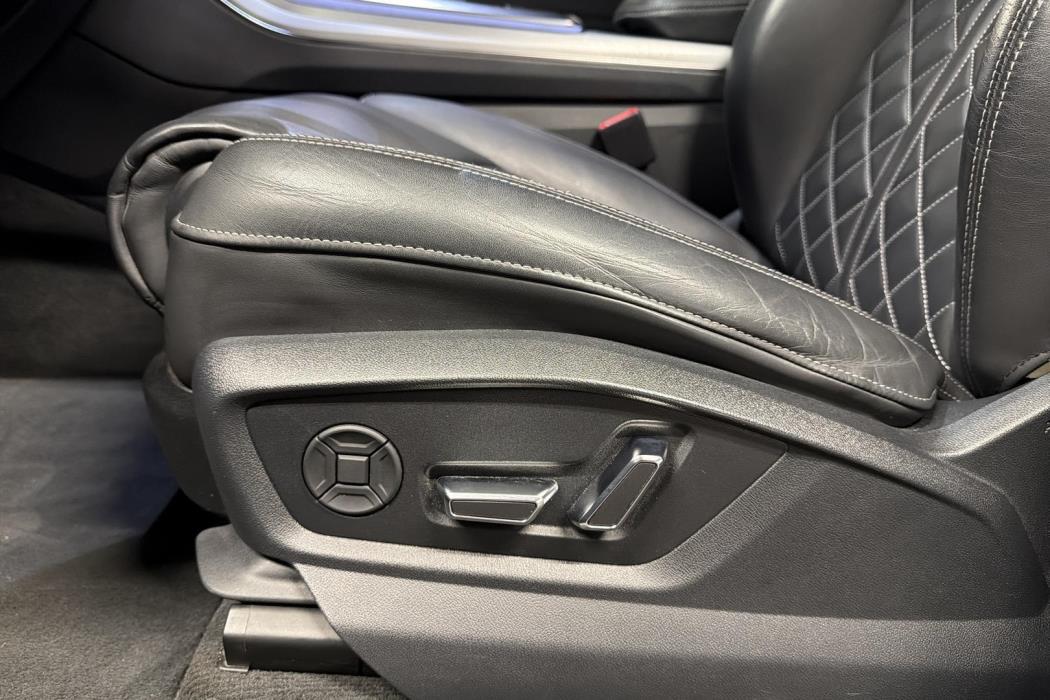 AUDI Q8 2023