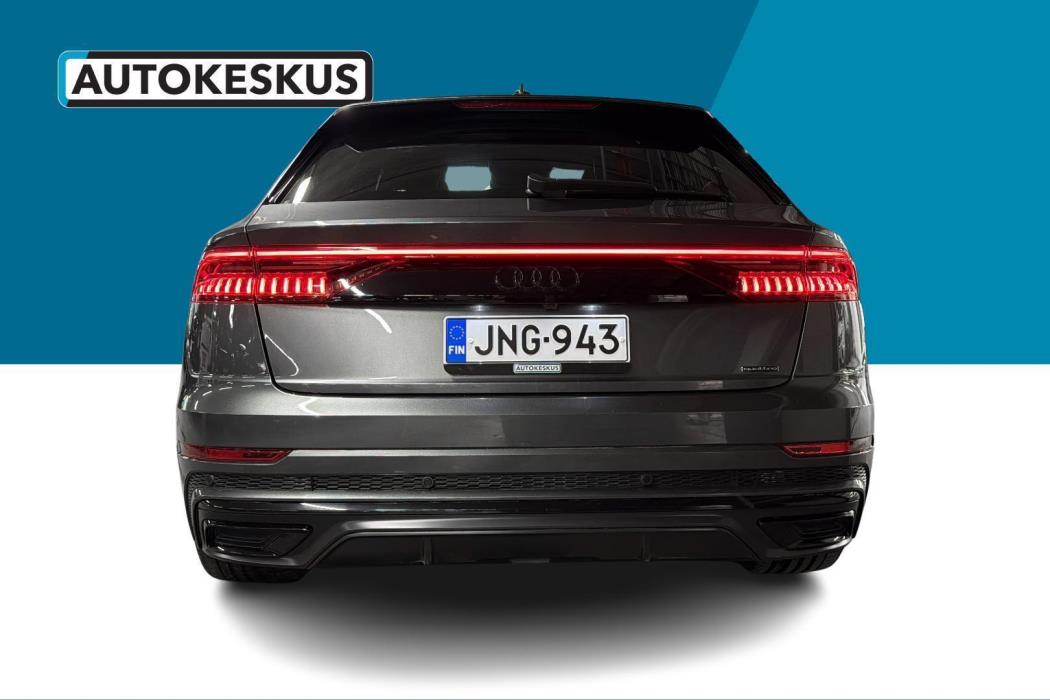 AUDI Q8 2023
