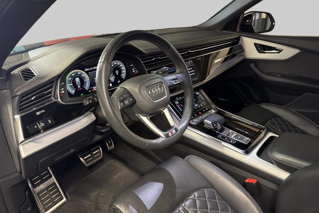 AUDI Q8 2023