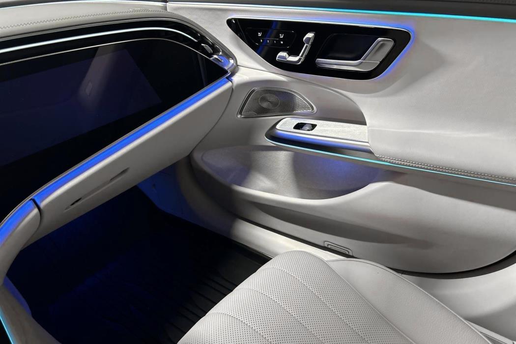 MERCEDES-BENZ E 2025