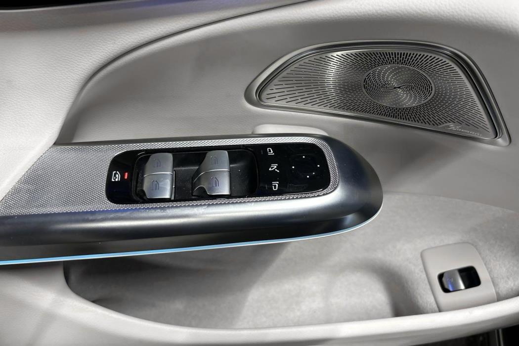 MERCEDES-BENZ E 2025