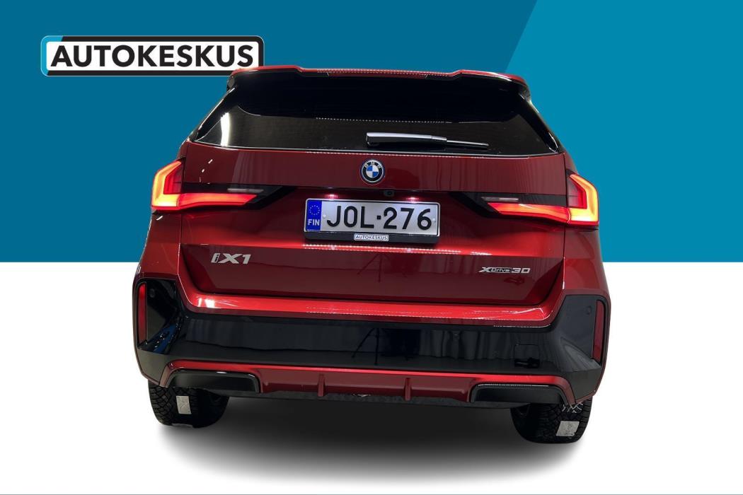 BMW iX1 2025