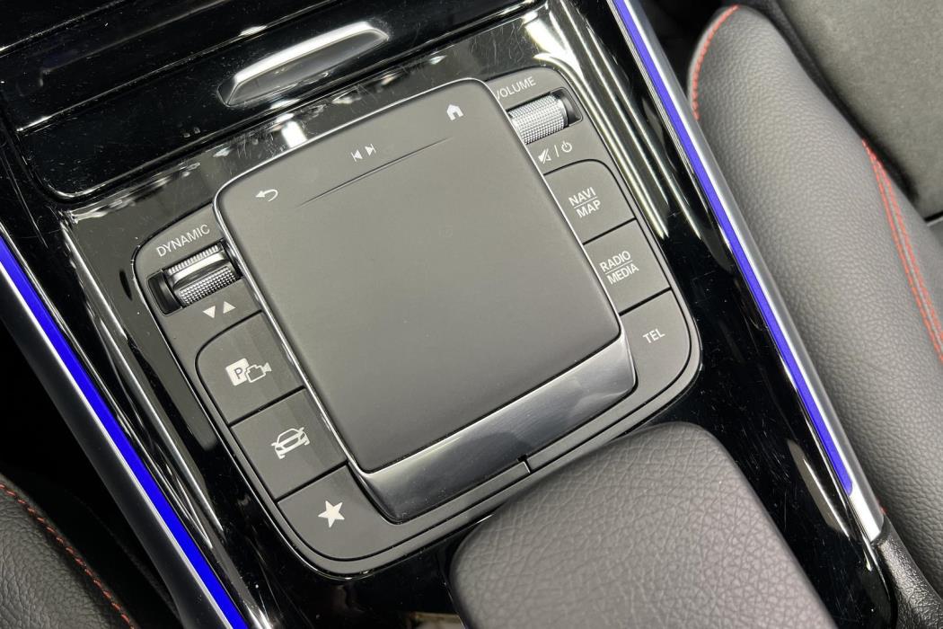 MERCEDES-BENZ EQB 2023