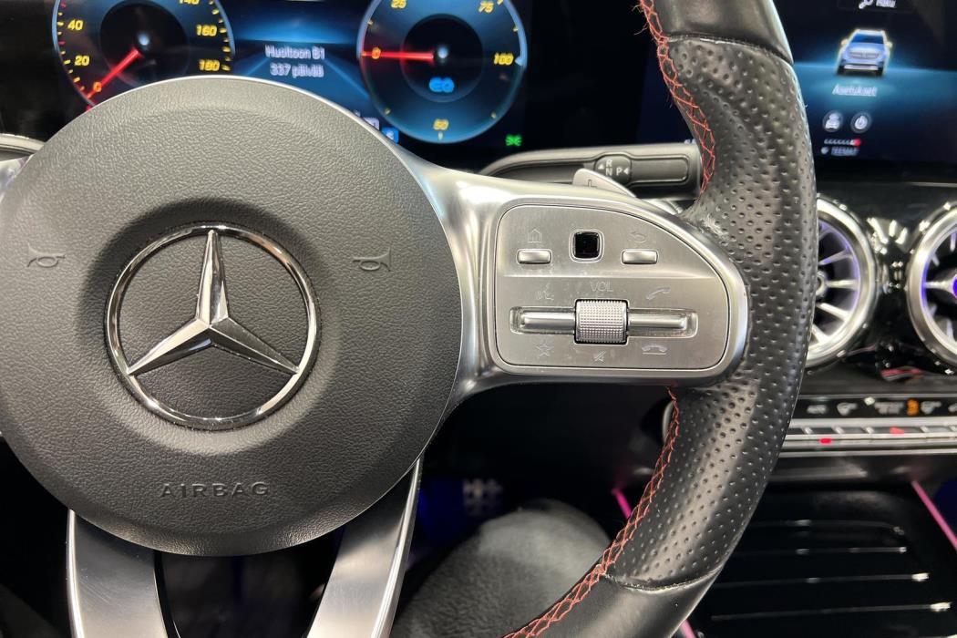 MERCEDES-BENZ EQB 2023