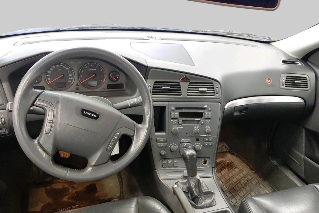 VOLVO V70 2001