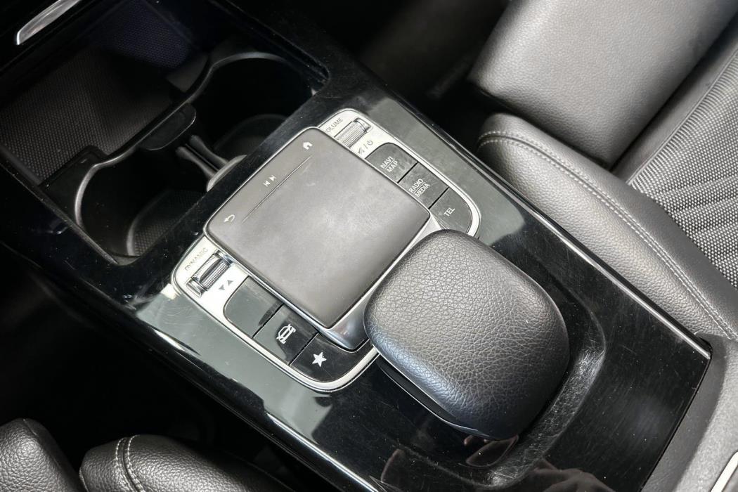 MERCEDES-BENZ A 2018