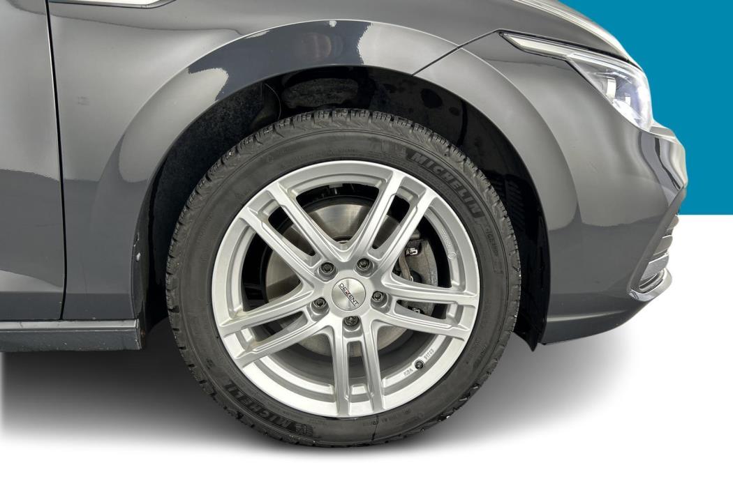 VOLKSWAGEN Golf 2023