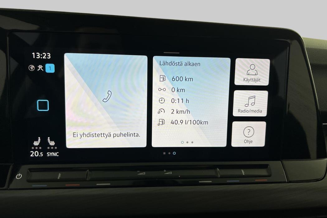 VOLKSWAGEN Golf 2023