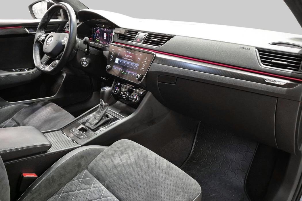 SKODA SUPERB 2021
