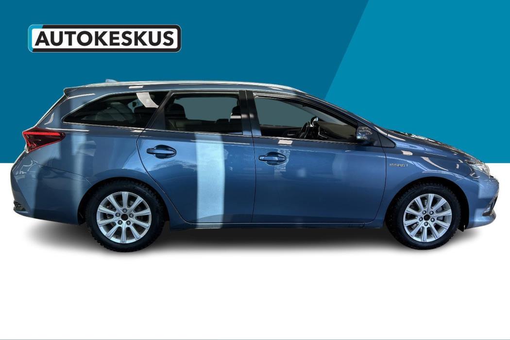 TOYOTA Auris 2016