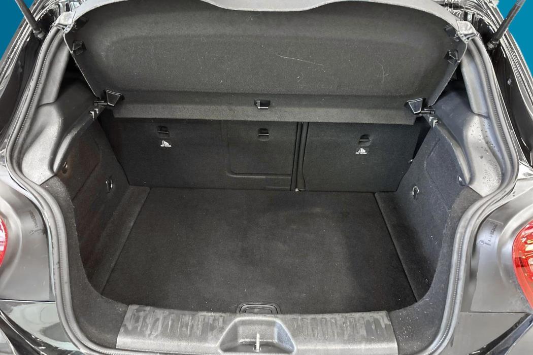 MERCEDES-BENZ A 2016