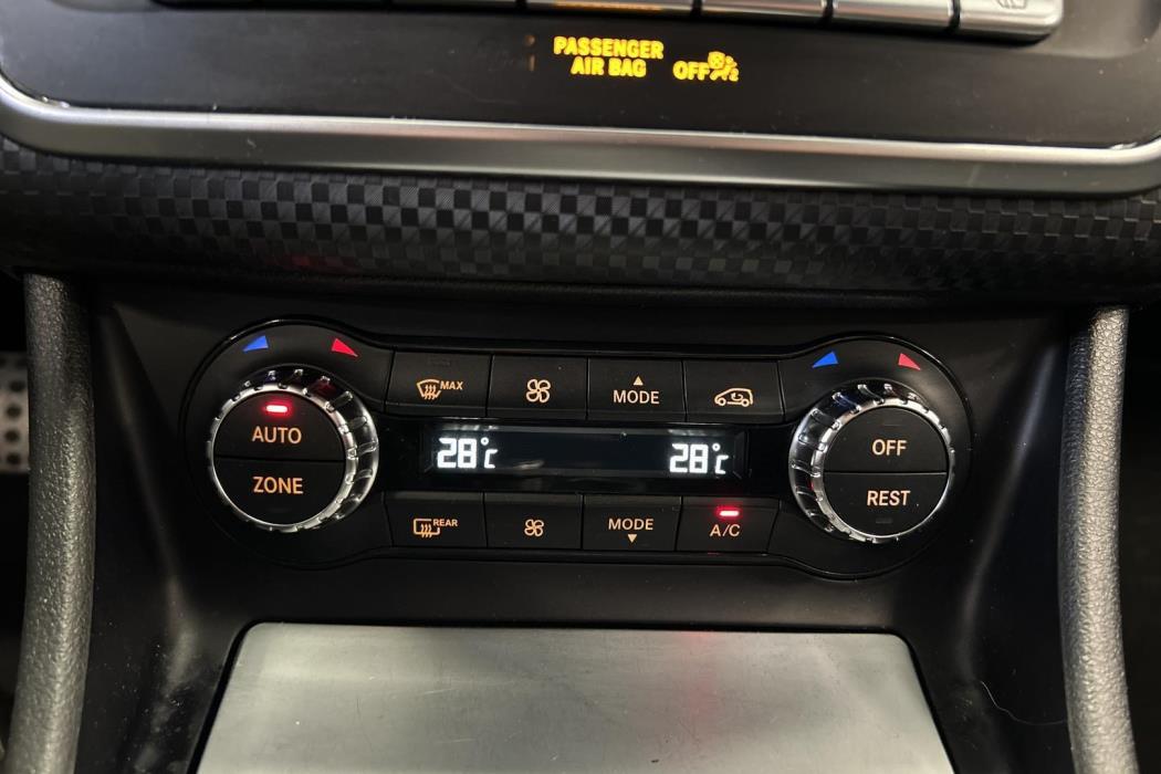 MERCEDES-BENZ A 2016