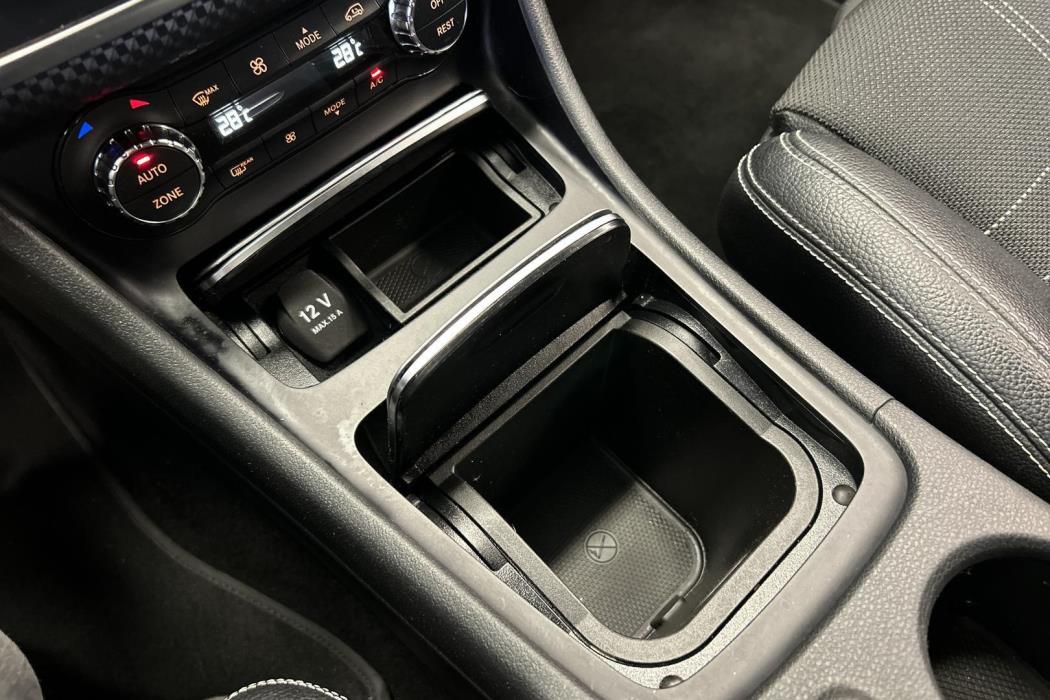 MERCEDES-BENZ A 2016