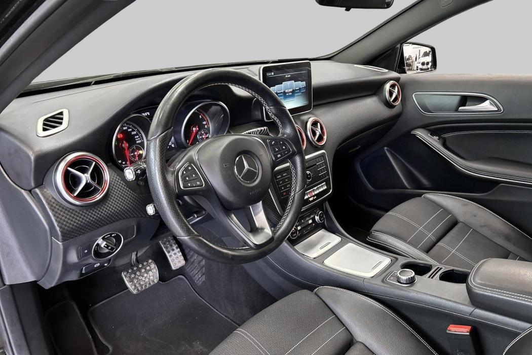 MERCEDES-BENZ A 2016