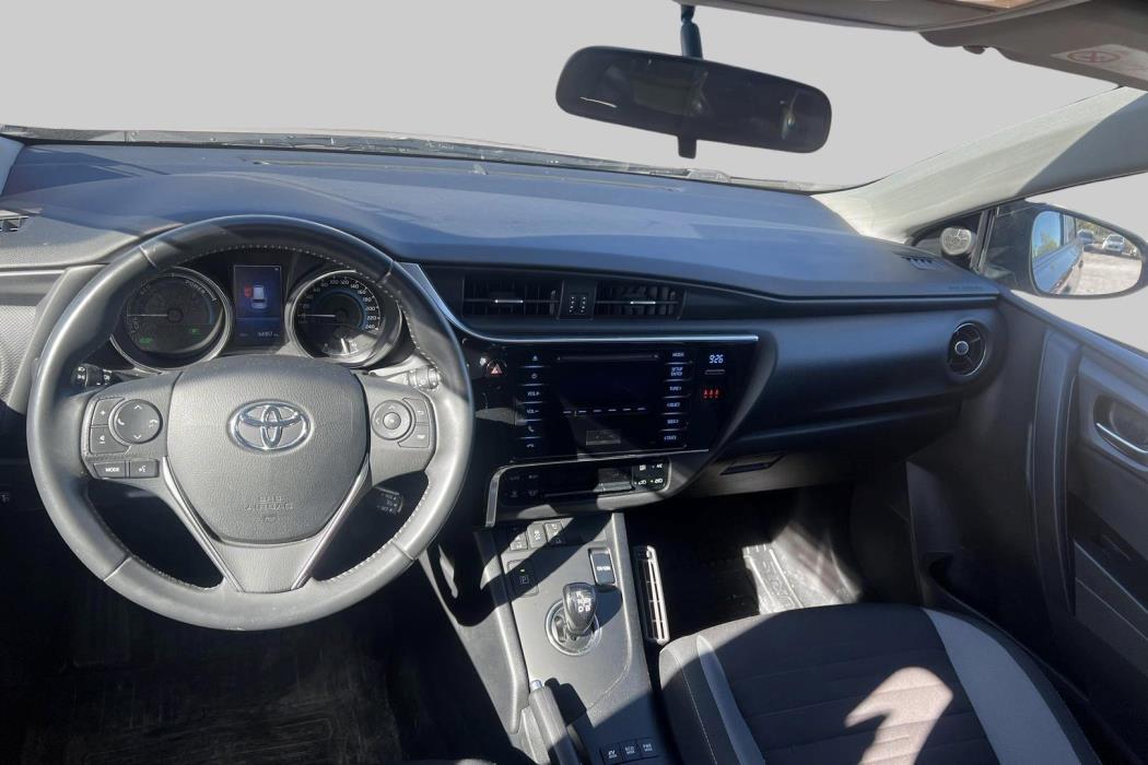 TOYOTA Auris 2017