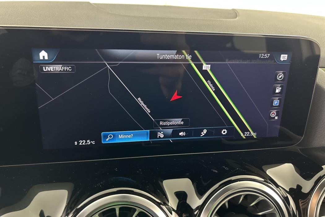 MERCEDES-BENZ EQA 2024