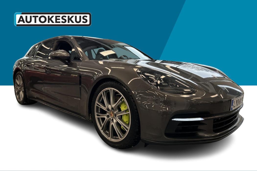 PORSCHE Panamera 2018