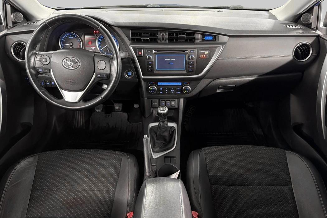 TOYOTA Auris 2013