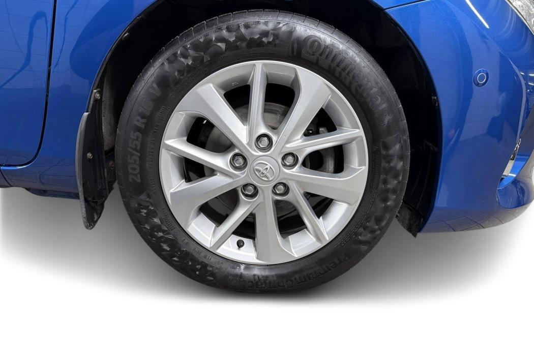 TOYOTA Auris 2013