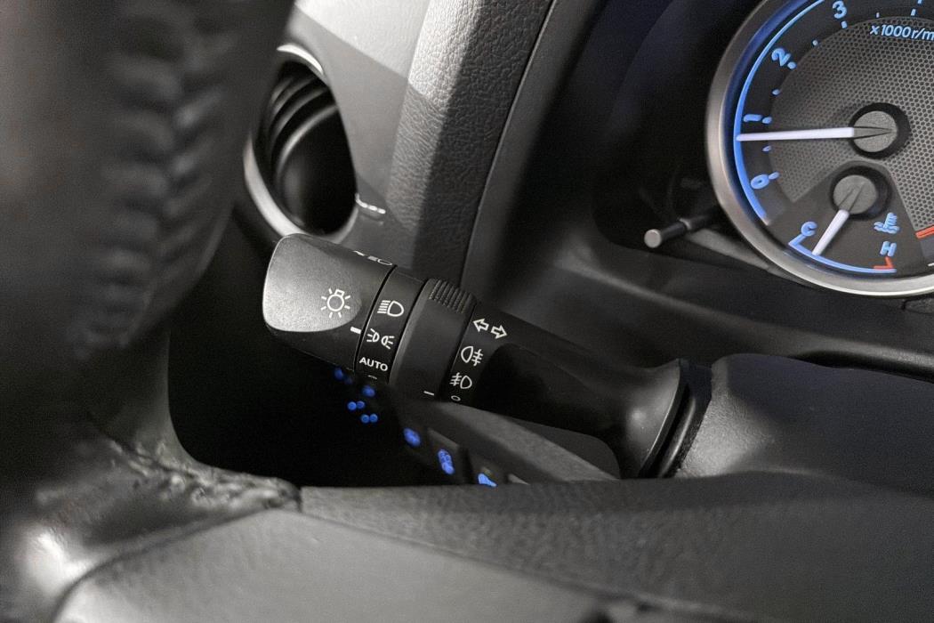 TOYOTA Auris 2013