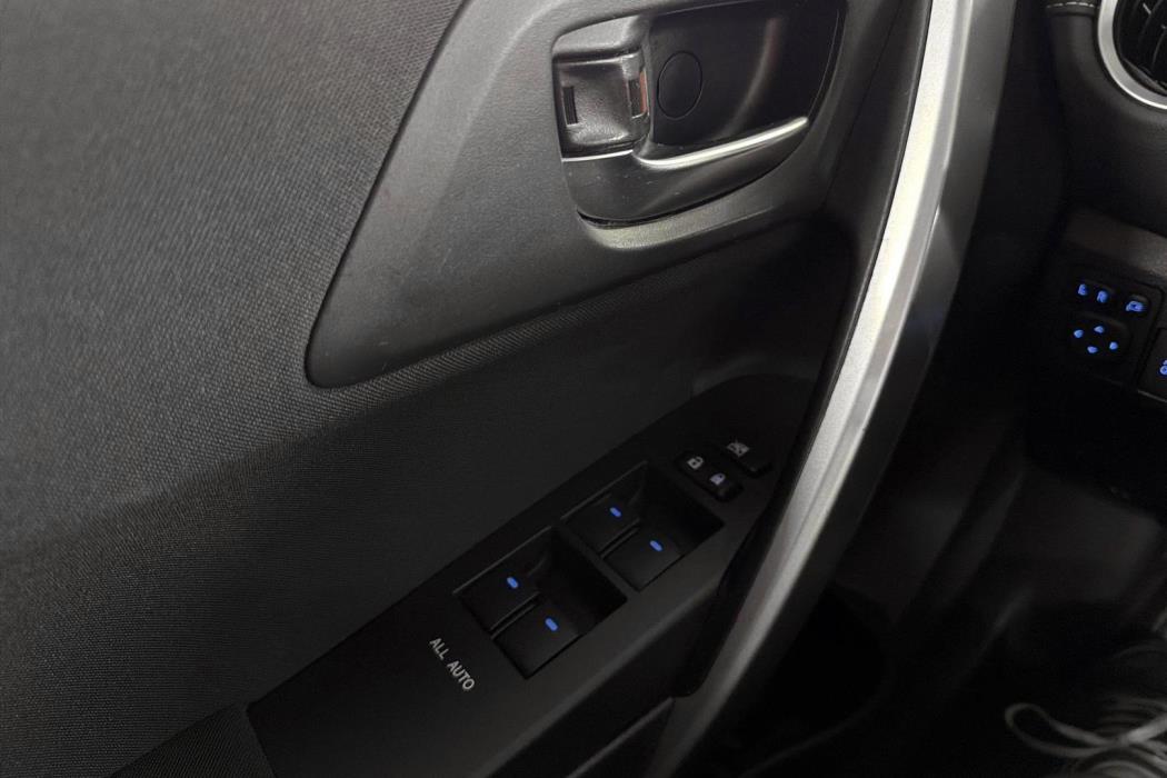 TOYOTA Auris 2013