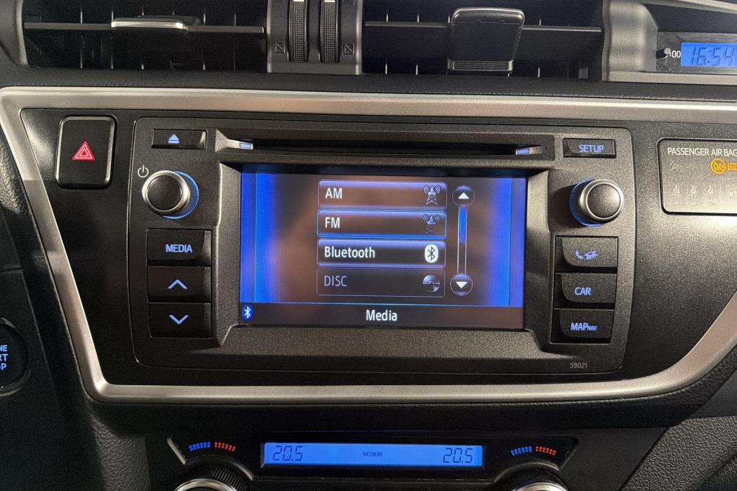 TOYOTA Auris 2013