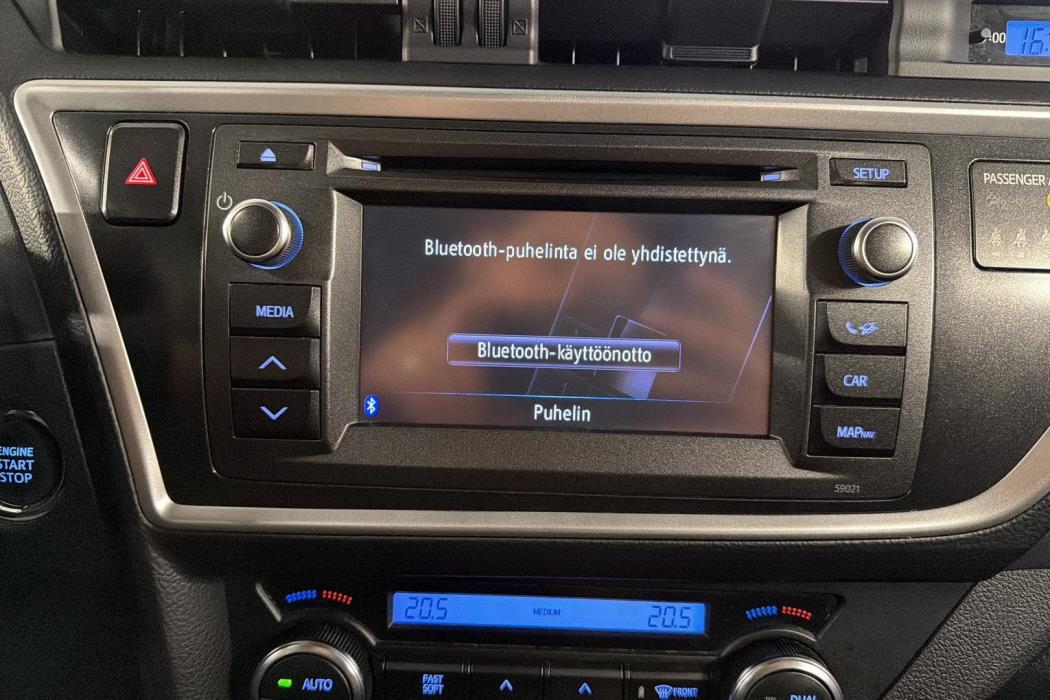 TOYOTA Auris 2013