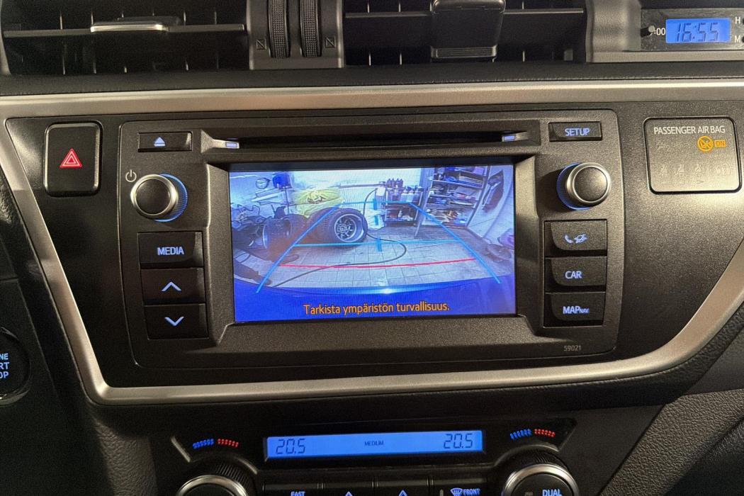 TOYOTA Auris 2013