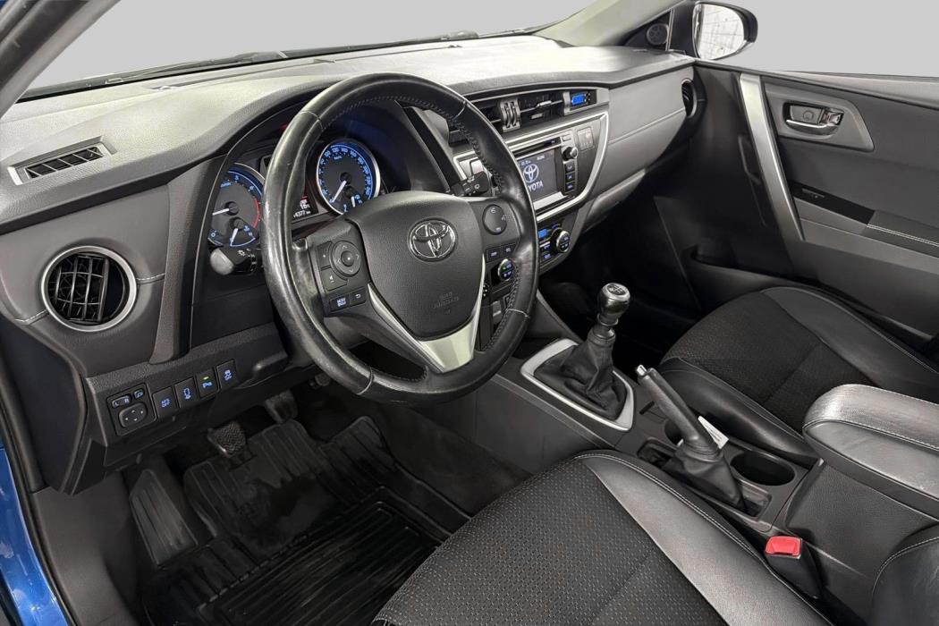 TOYOTA Auris 2013