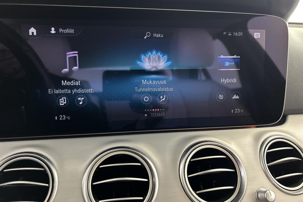 MERCEDES-BENZ E 2023