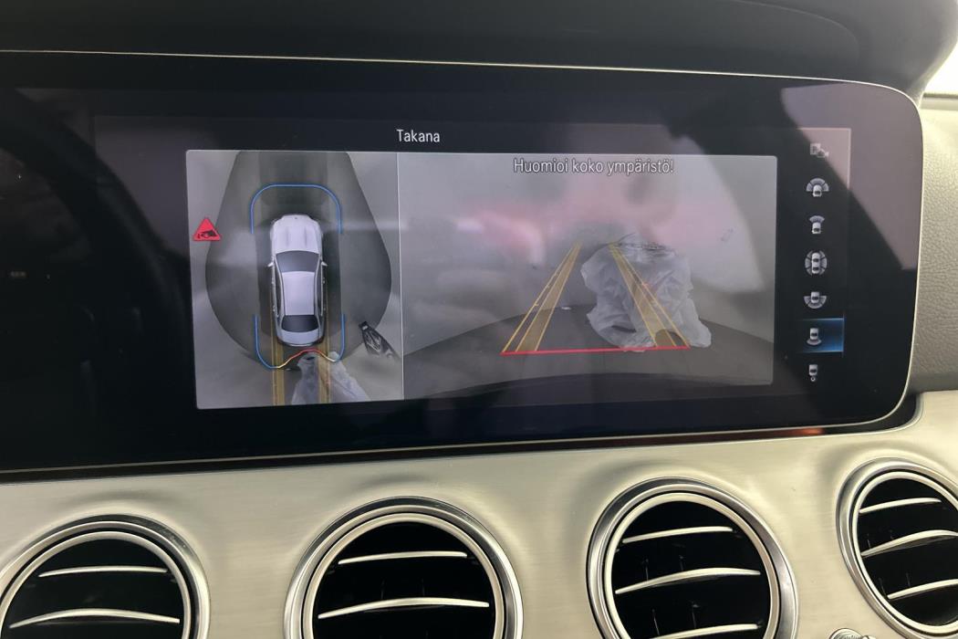 MERCEDES-BENZ E 2023