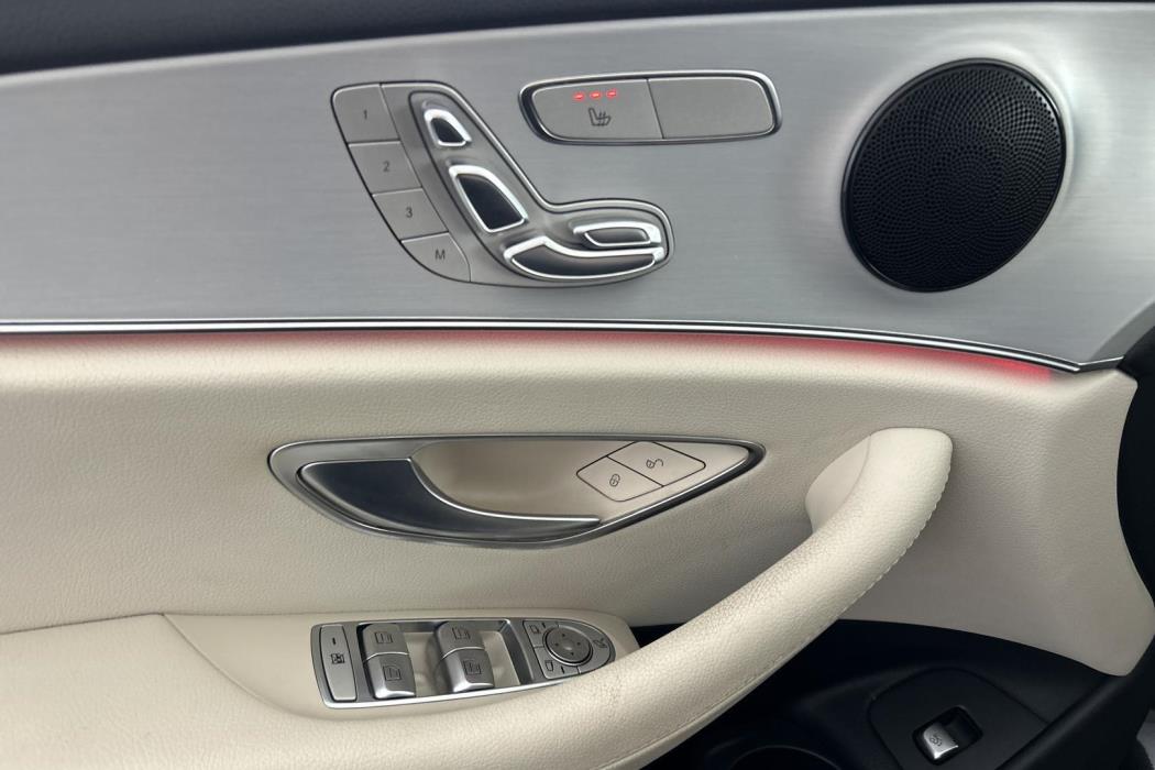 MERCEDES-BENZ E 2023