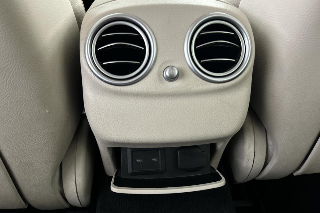 MERCEDES-BENZ E 2023