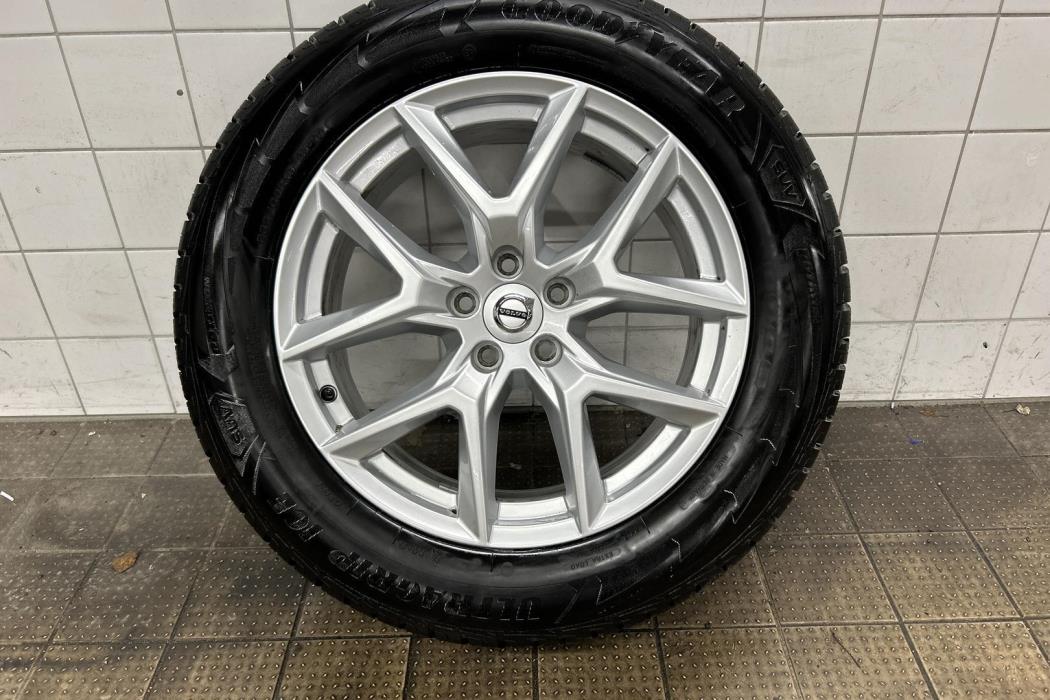 VOLVO XC60 2020