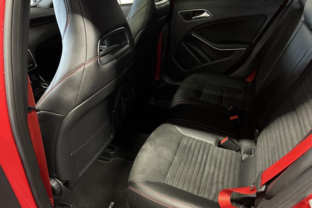 MERCEDES-BENZ A 45 AMG 2015