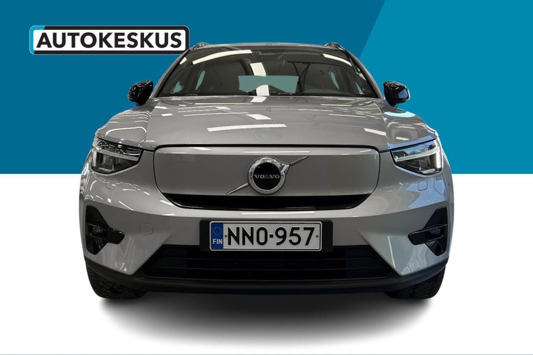 VOLVO XC40 2024