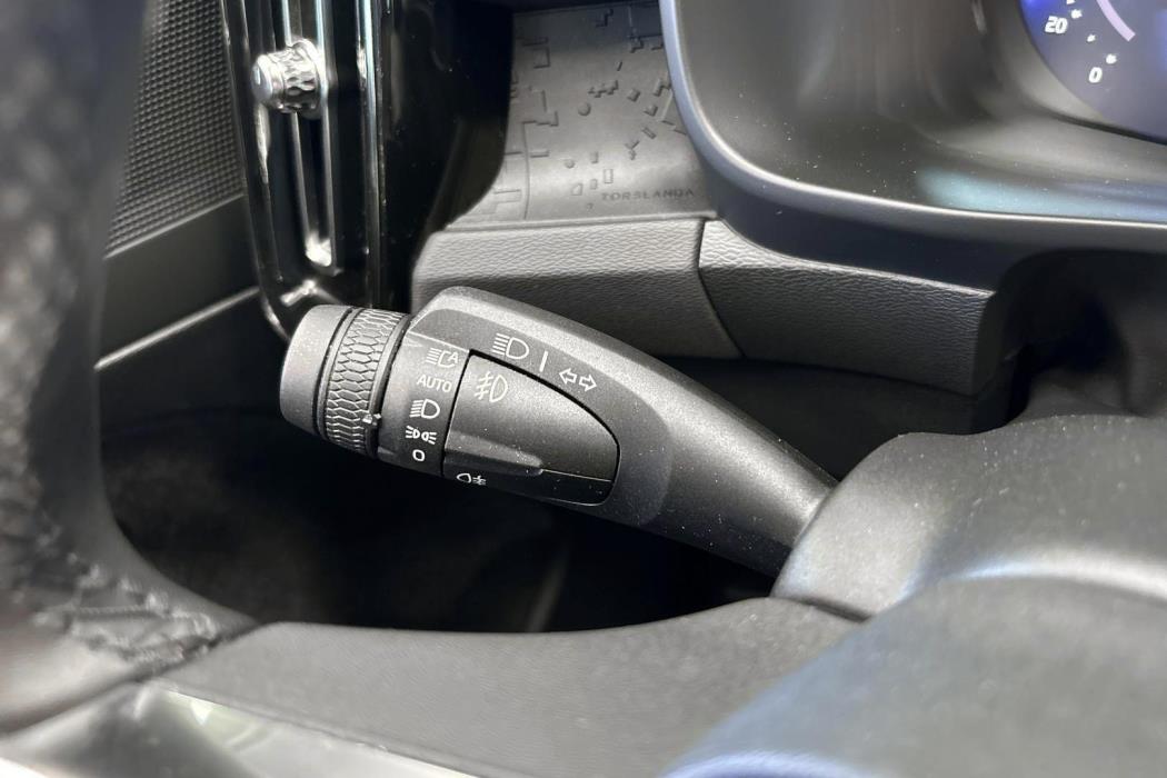 VOLVO XC40 2024