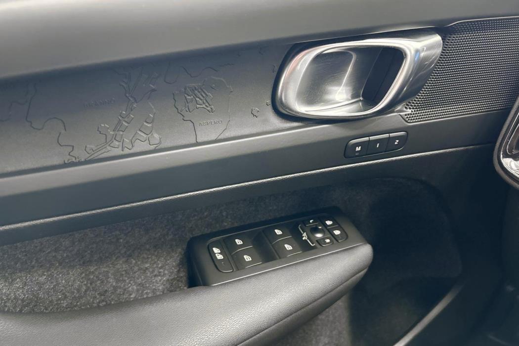 VOLVO XC40 2024