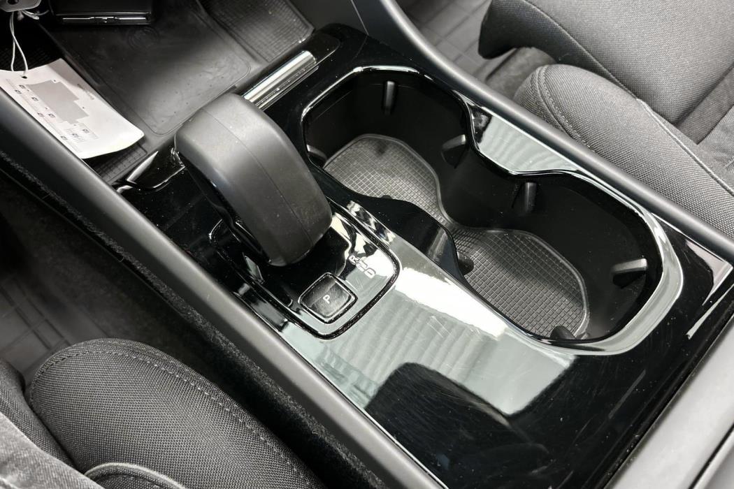 VOLVO XC40 2024