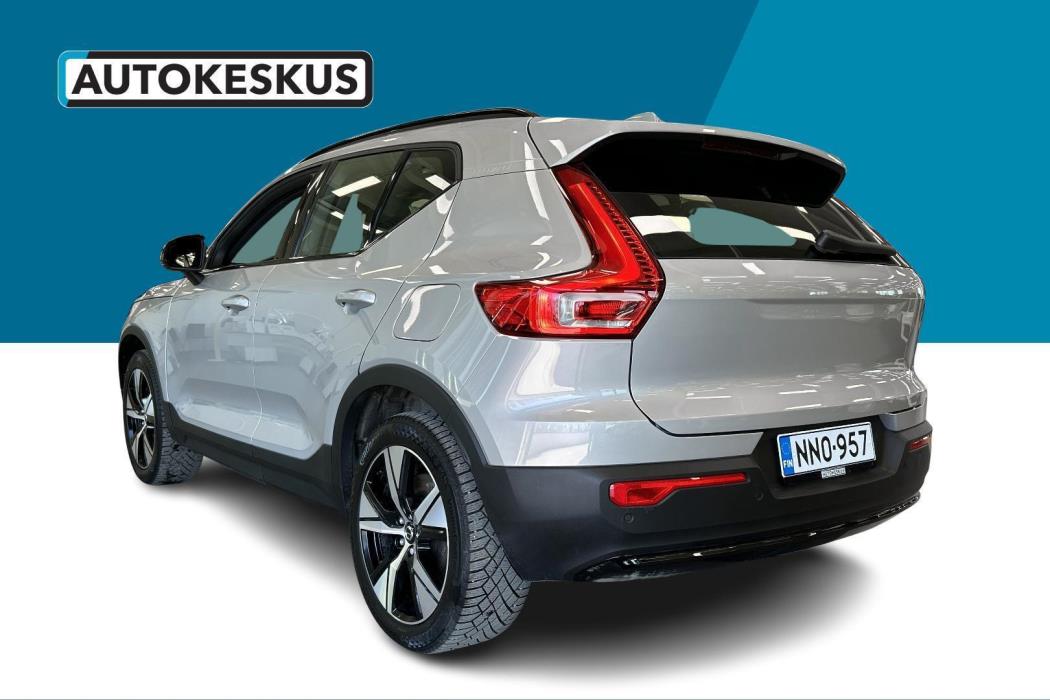 VOLVO XC40 2024