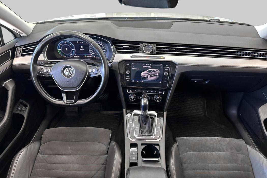 VOLKSWAGEN Passat 2019