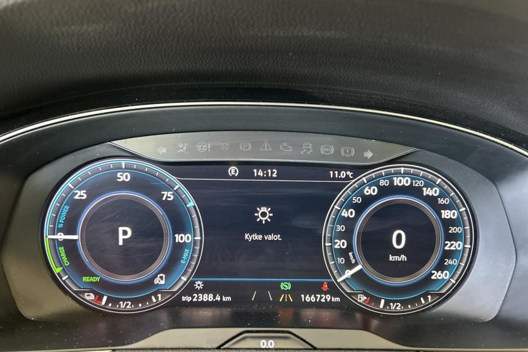 VOLKSWAGEN Passat 2019