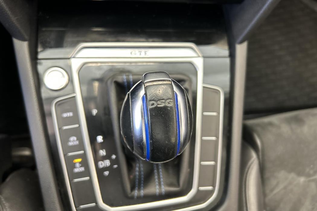 VOLKSWAGEN Passat 2019