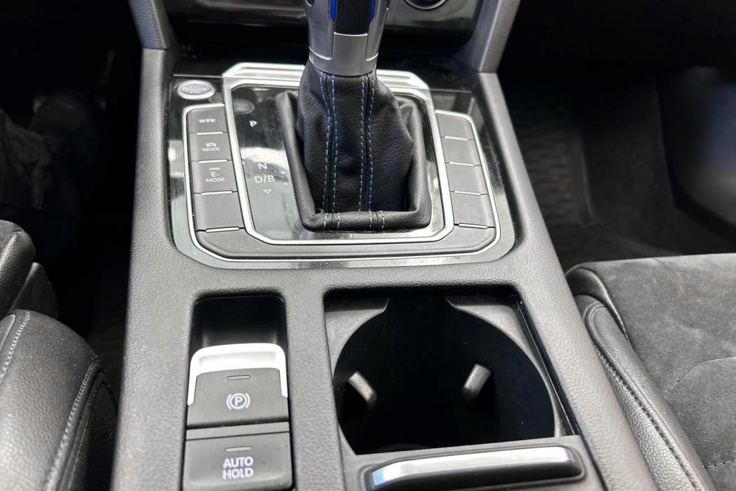 VOLKSWAGEN Passat 2019
