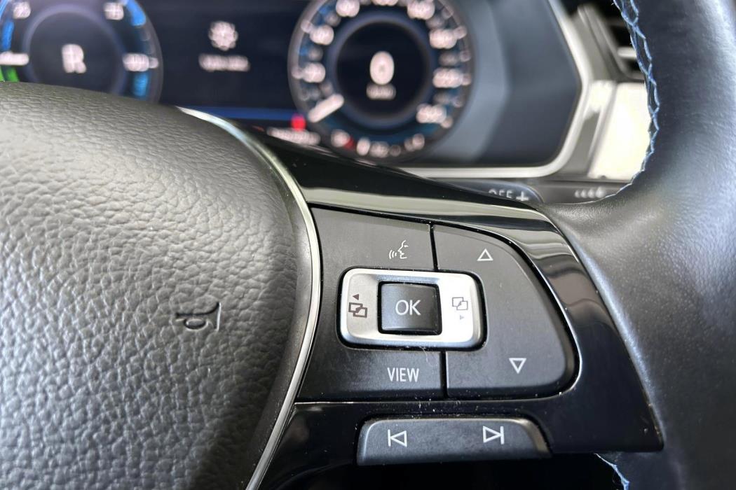 VOLKSWAGEN Passat 2019